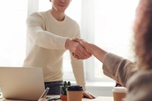 Karriere-Tipps für Berufseinsteiger: So gelingt dein perfekter Start ins Arbeitsleben
